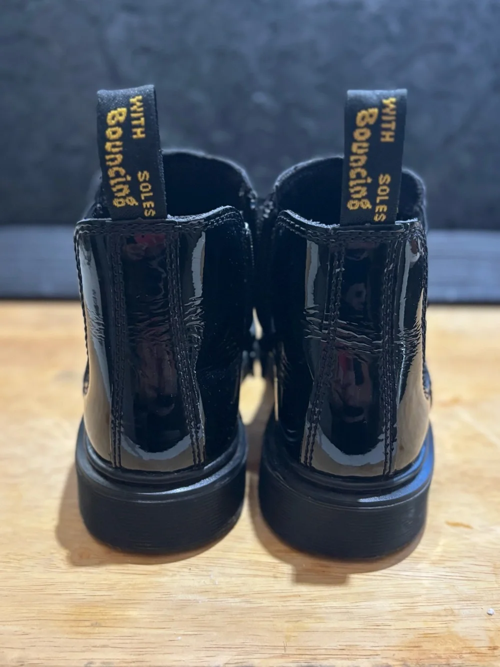 Dr. Martens Junior 2976 Patent Chelsea Boots glossy black patent leather size 4